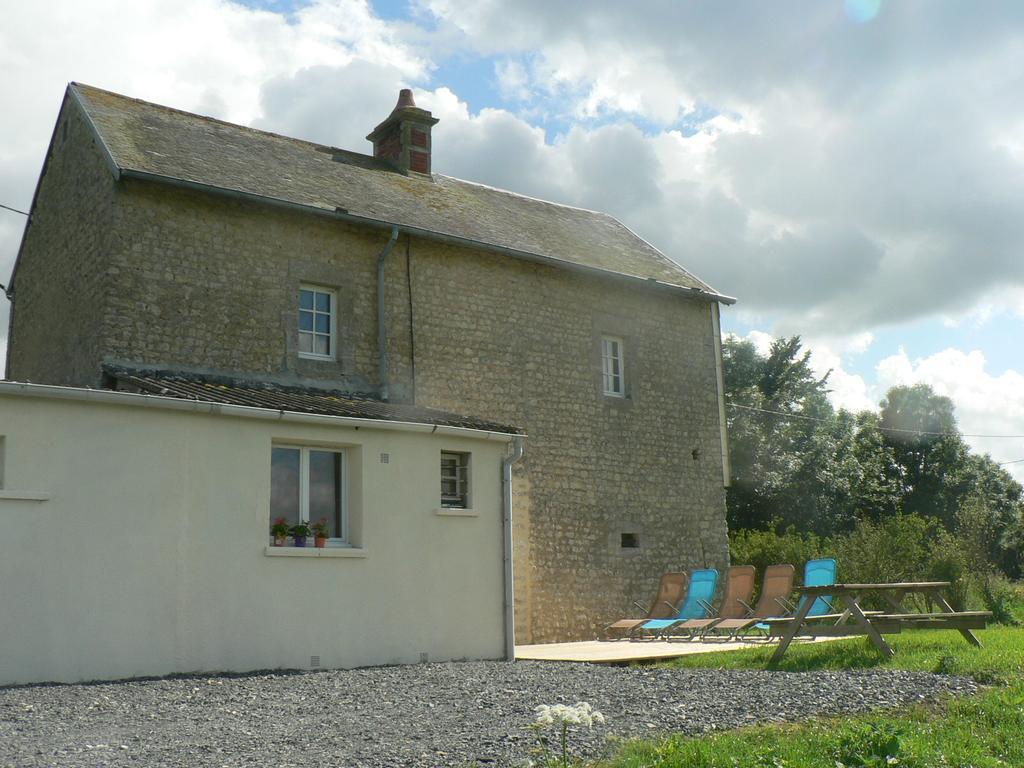 Gite De L'Aure Trevieres Exterior photo