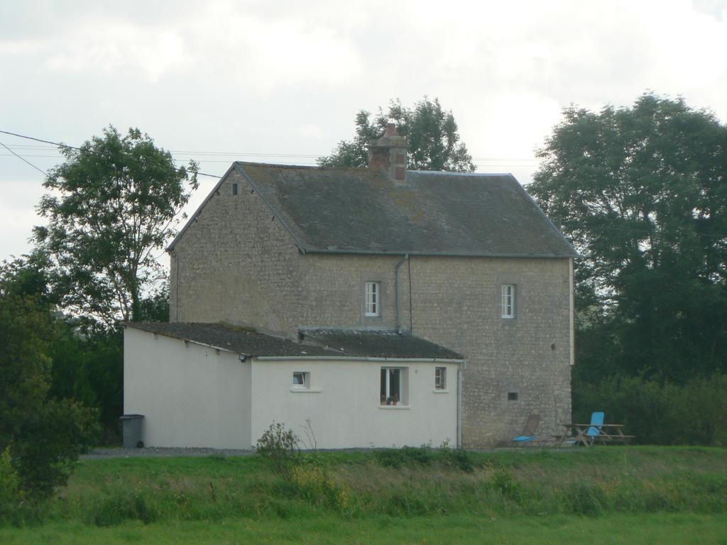 Gite De L'Aure Trevieres Exterior photo